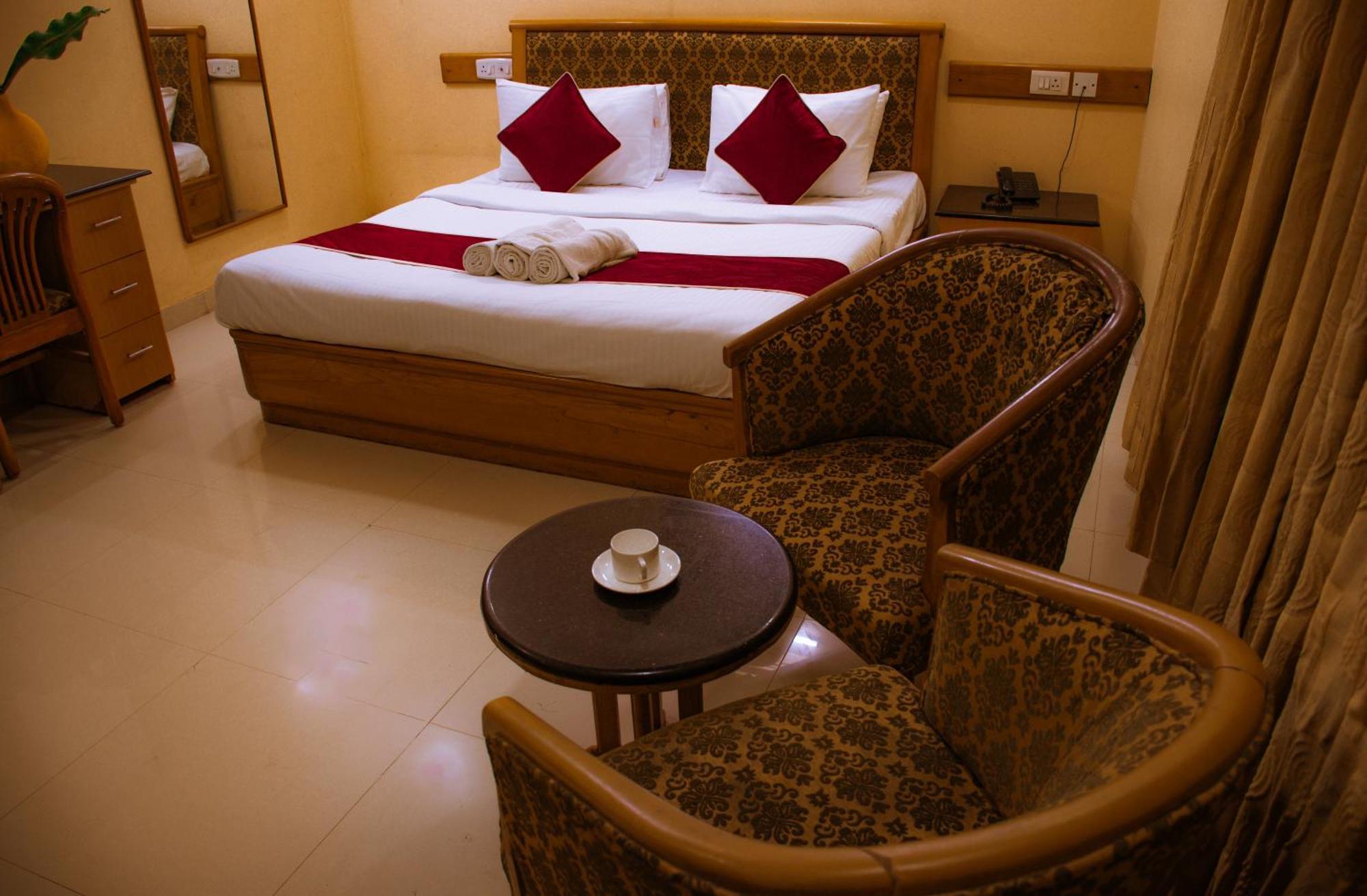 Naksha Tree Hotels - Mogappair Chennai Exterior foto