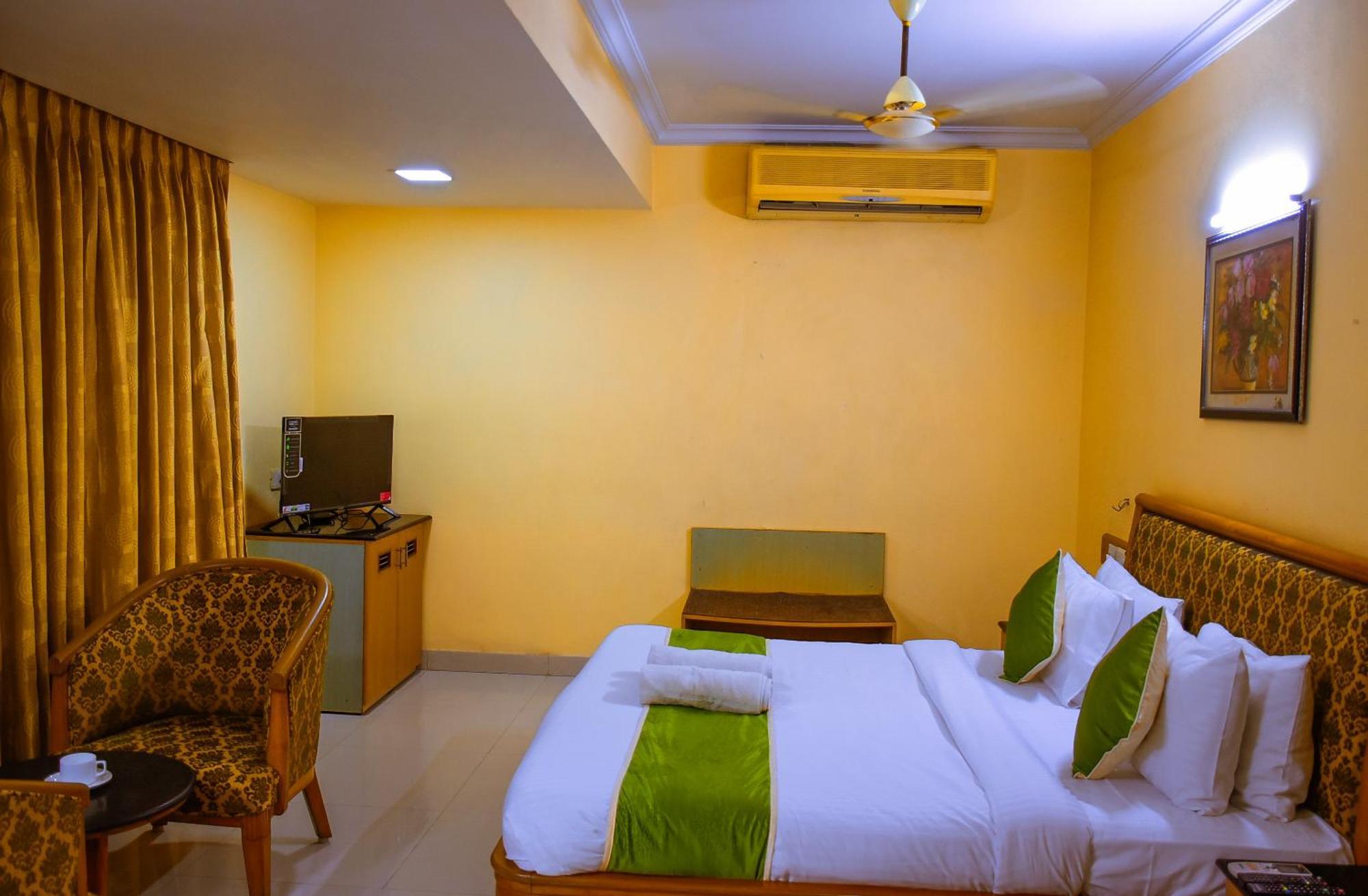 Naksha Tree Hotels - Mogappair Chennai Exterior foto